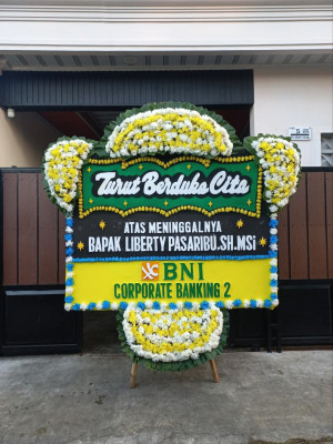 Papan Bunga Duka di Warureja