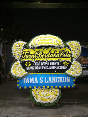 Papan Bunga Duka di Warureja